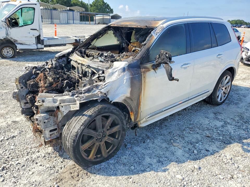 2017 VOLVO XC90