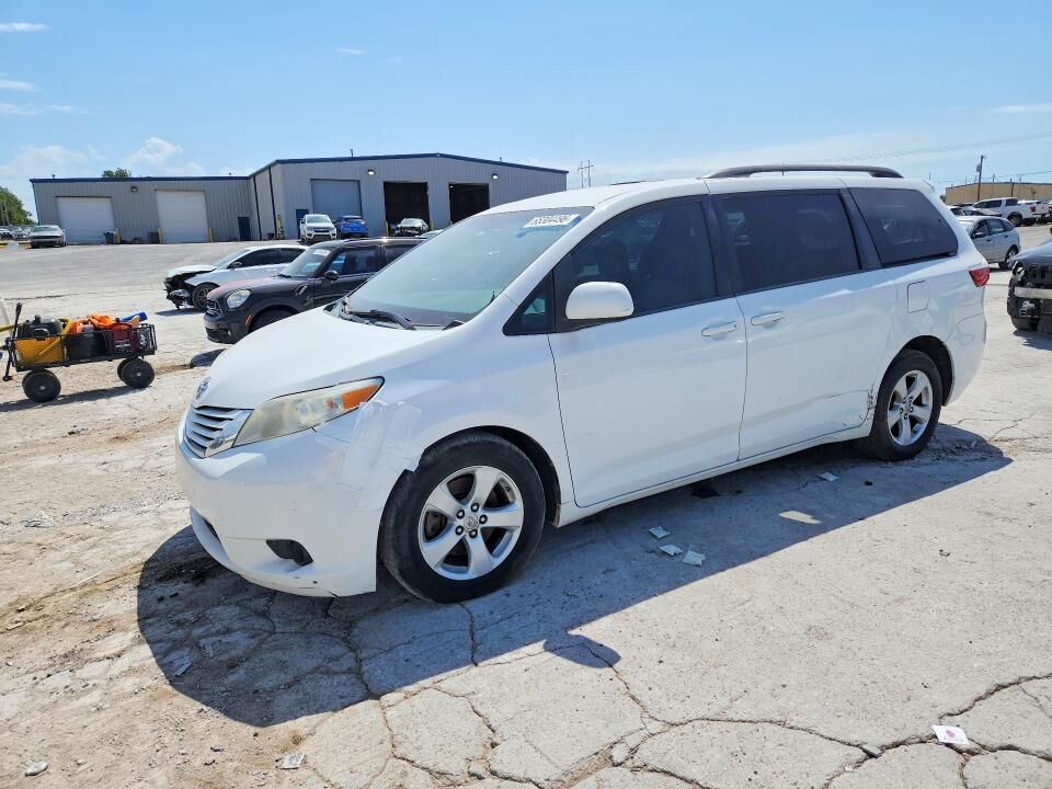 2015 TOYOTA Sienna
