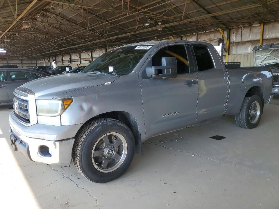 2013 TOYOTA Tundra