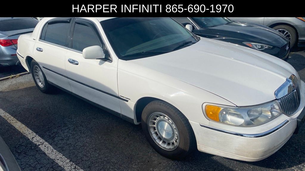 2000 LINCOLN Town Car
