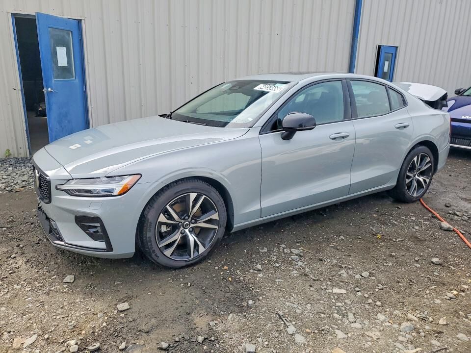 2025 VOLVO S60