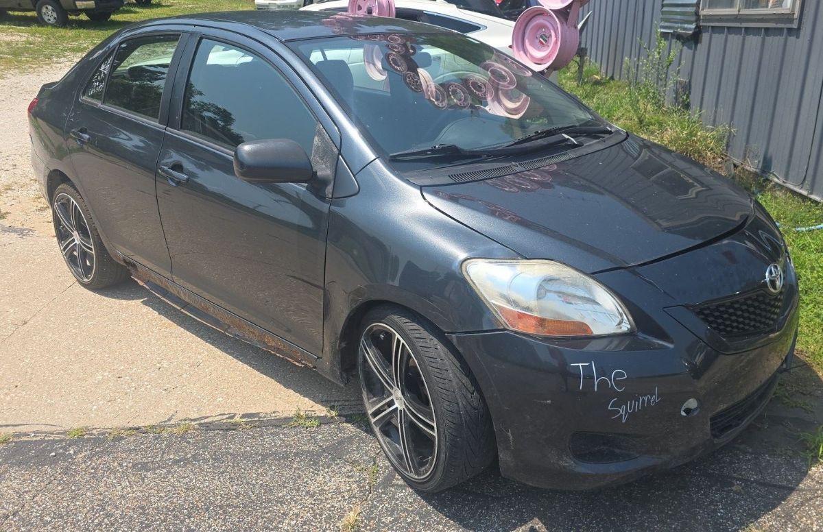 2009 TOYOTA Yaris