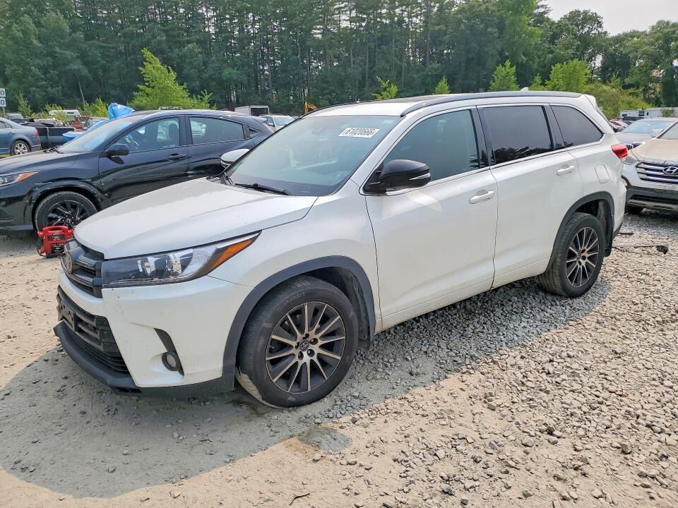 2017 TOYOTA Highlander