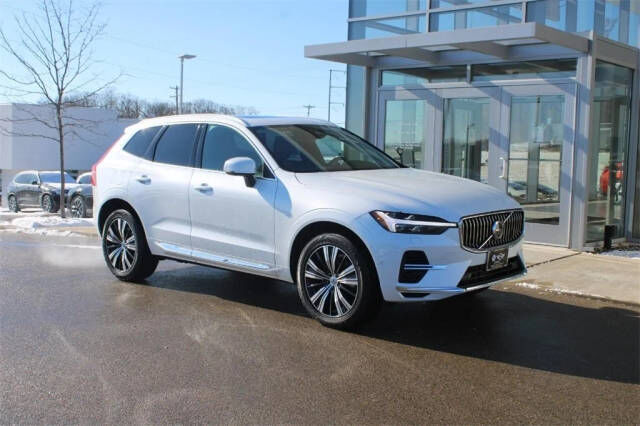 2022 VOLVO XC60