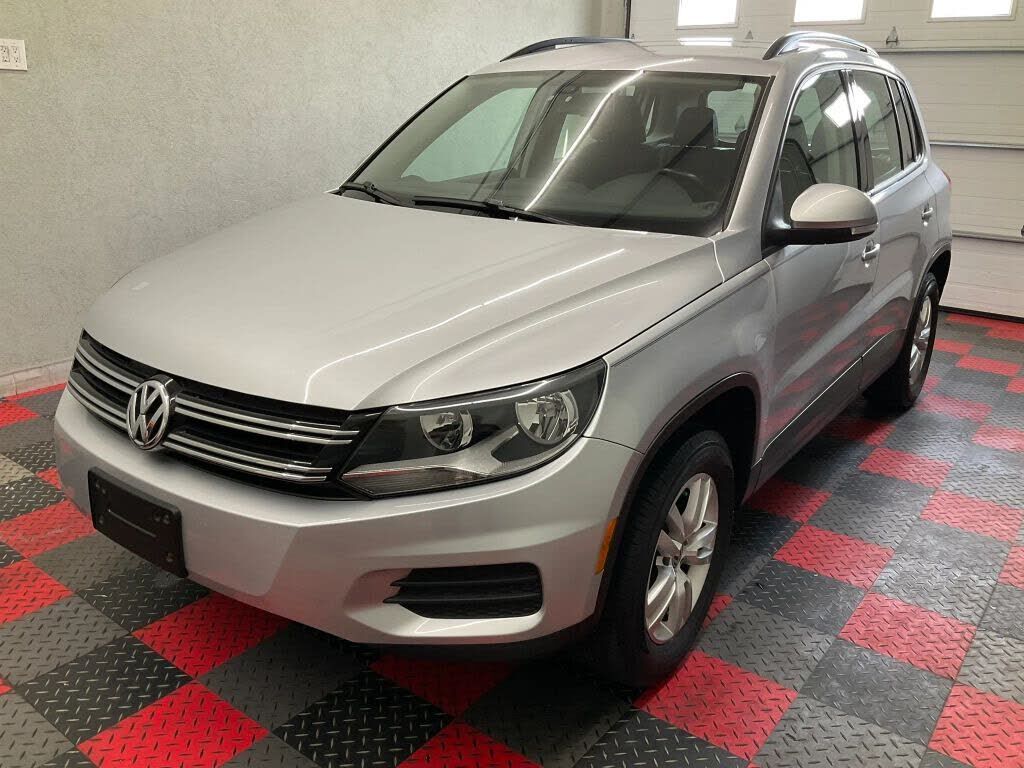 2016 VOLKSWAGEN Tiguan