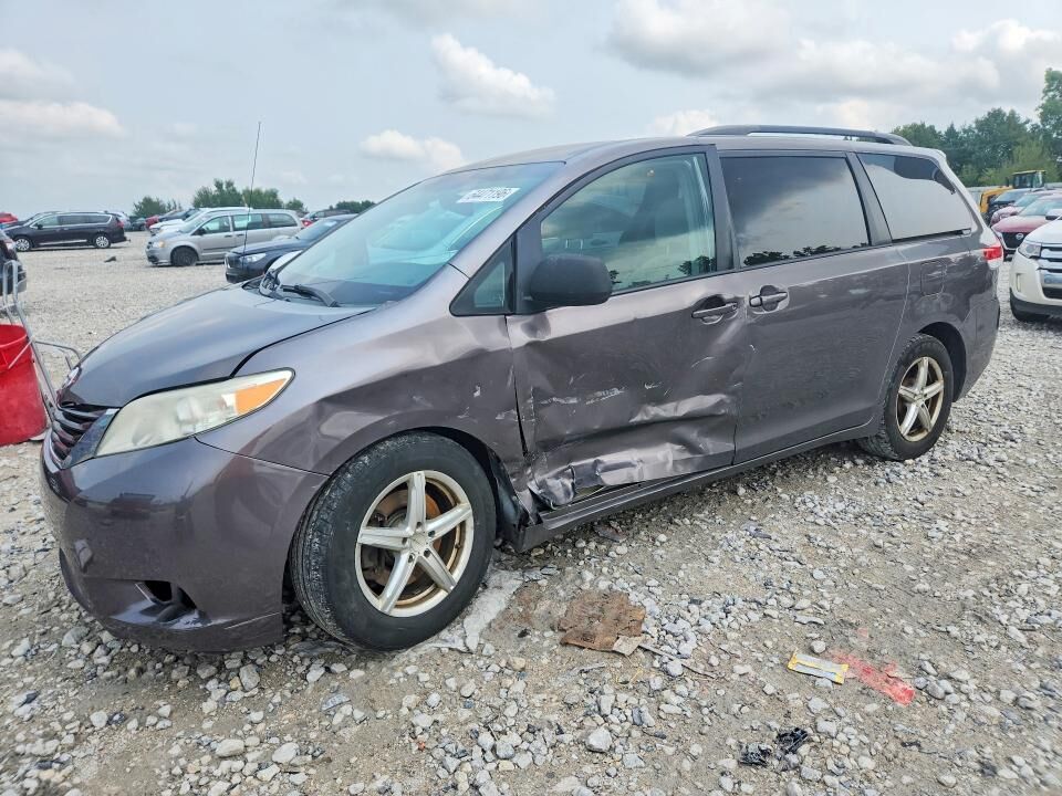 2012 TOYOTA Sienna
