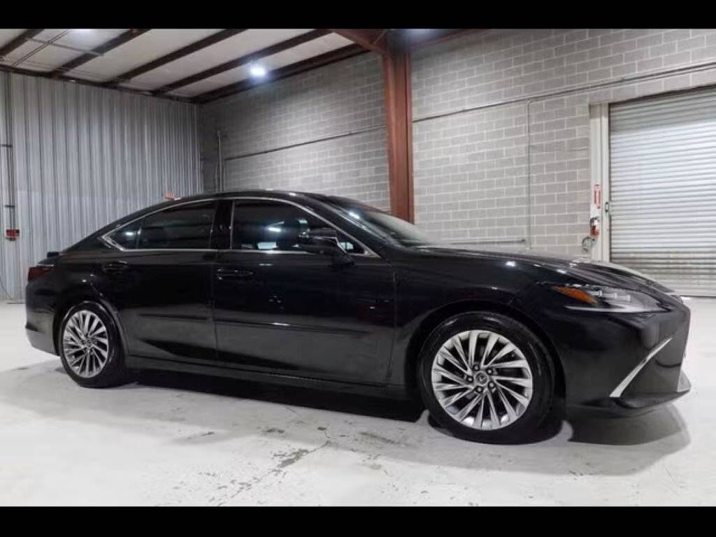 2022 LEXUS ES