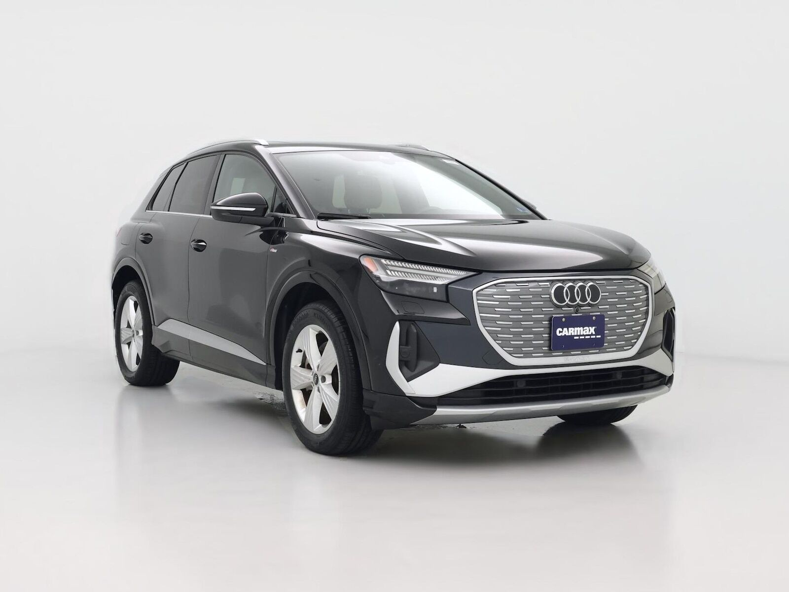 2023 AUDI Q4