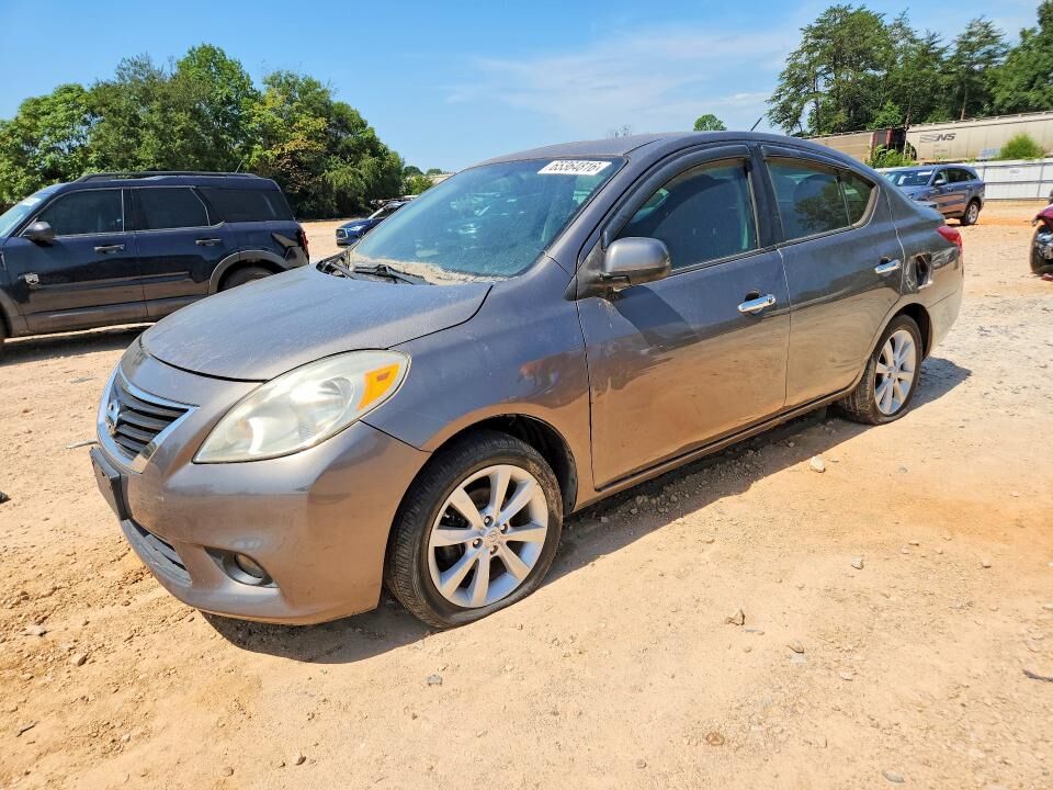 2014 NISSAN Versa