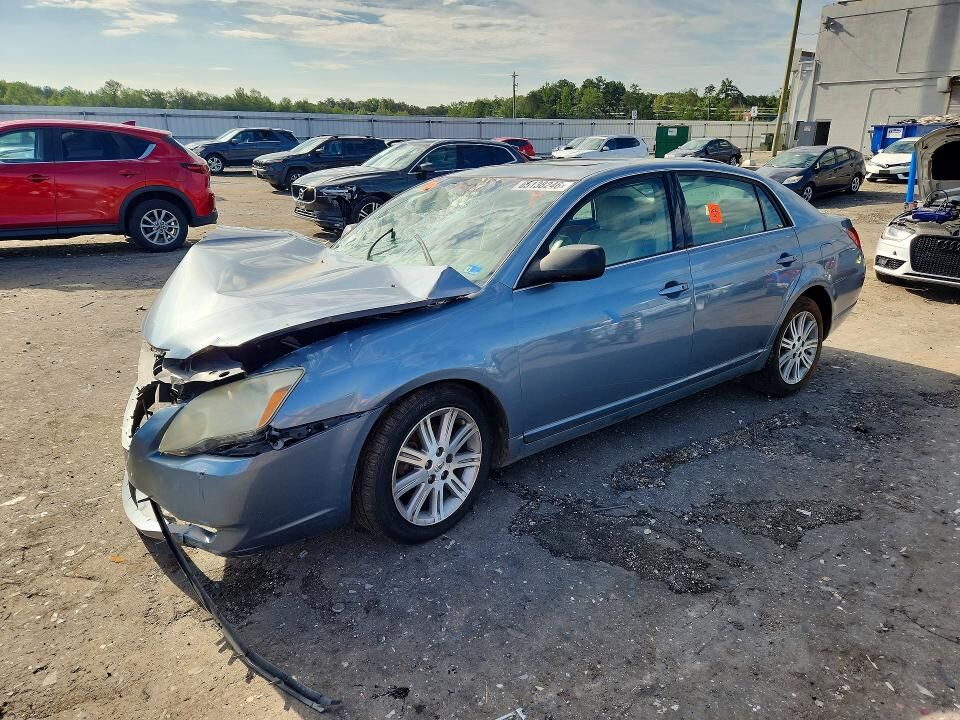 2005 TOYOTA Avalon