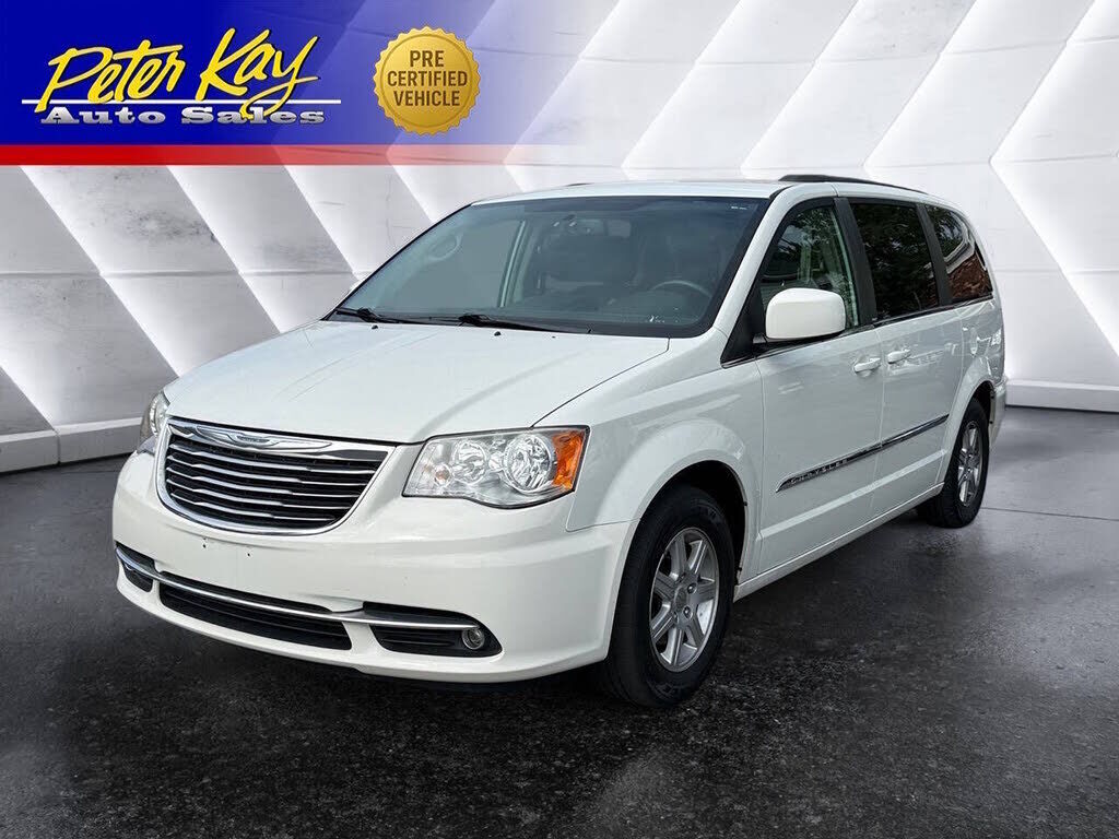 2013 CHRYSLER Town and Country