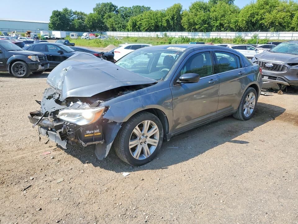 2013 CHRYSLER 200