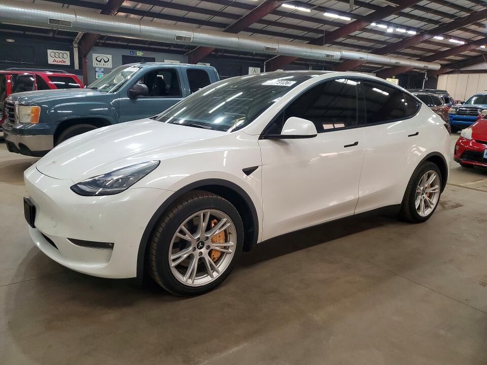 2021 TESLA Model Y