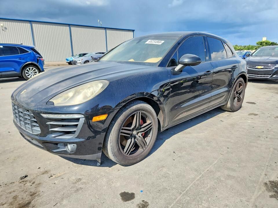 2016 PORSCHE Macan