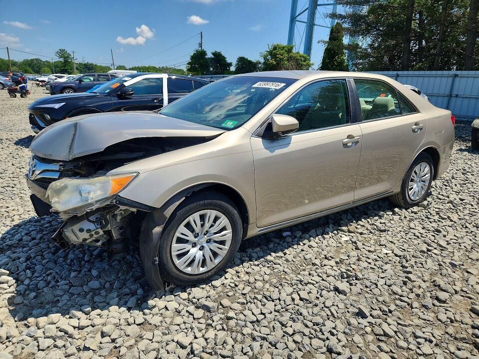 2013 TOYOTA Camry