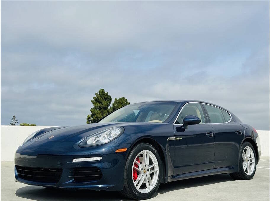 2014 PORSCHE Panamera