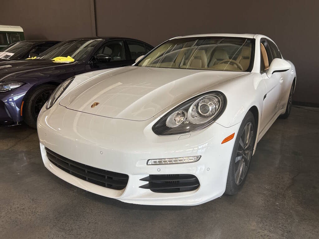 2015 PORSCHE Panamera