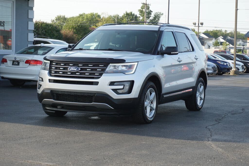 2017 FORD Explorer