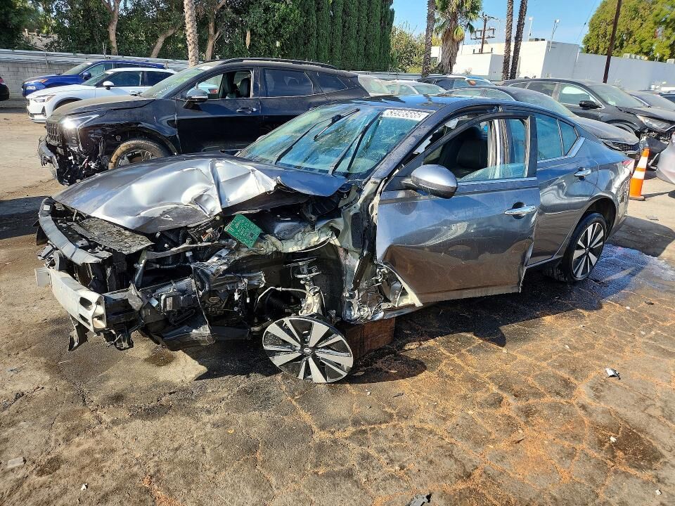 2021 NISSAN Altima