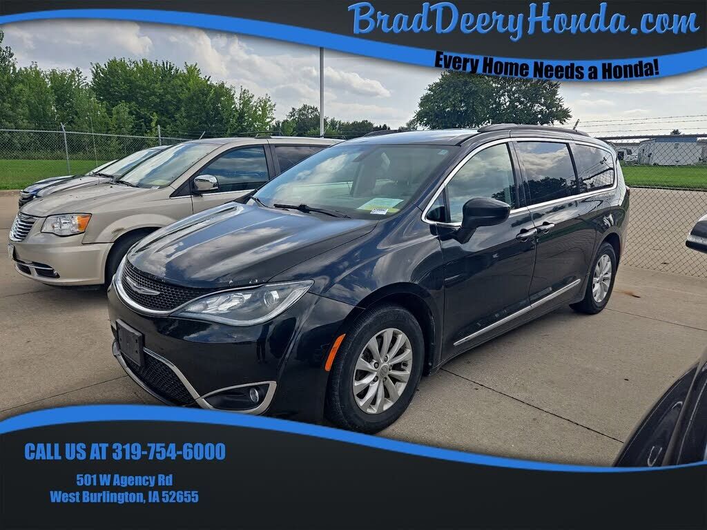 2017 CHRYSLER Pacifica