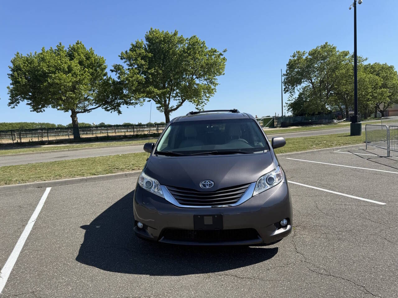 2014 TOYOTA Sienna