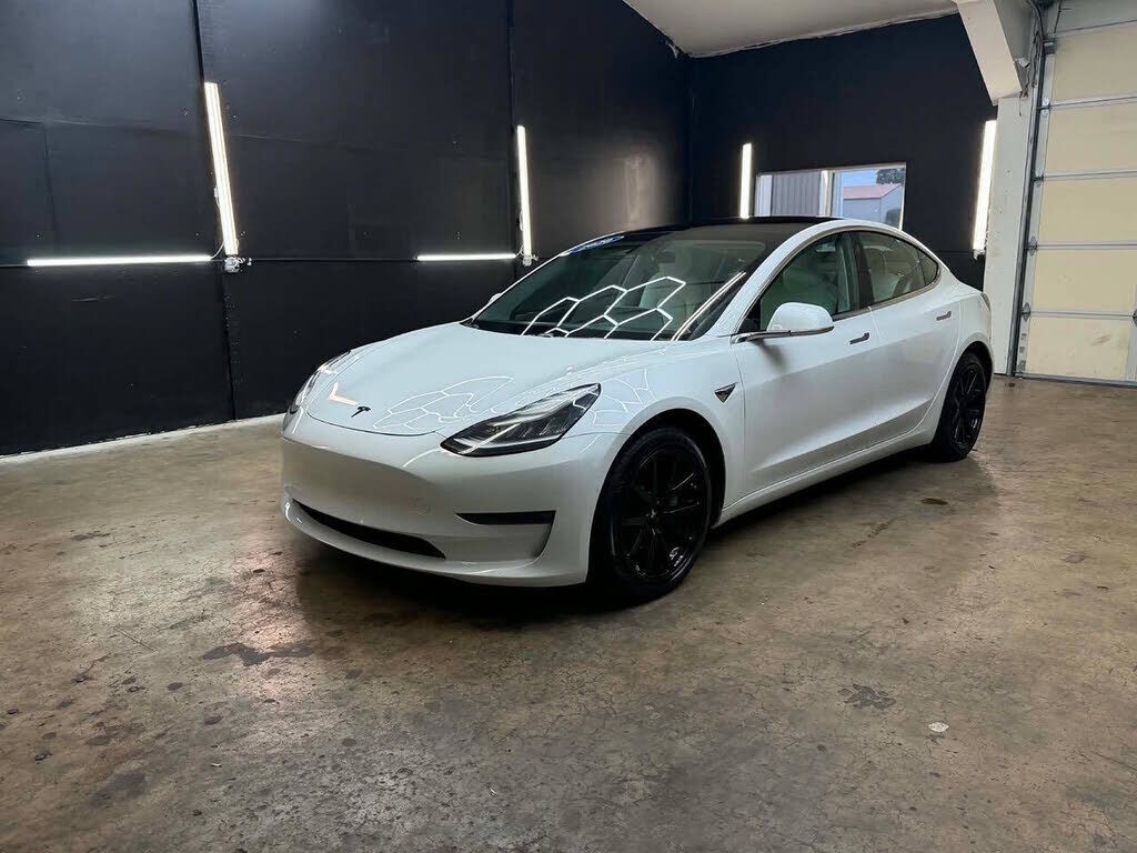 2020 TESLA Model 3