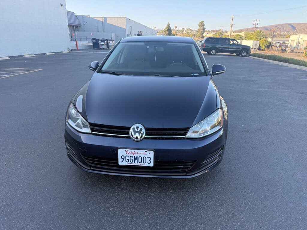 2017 VOLKSWAGEN Golf