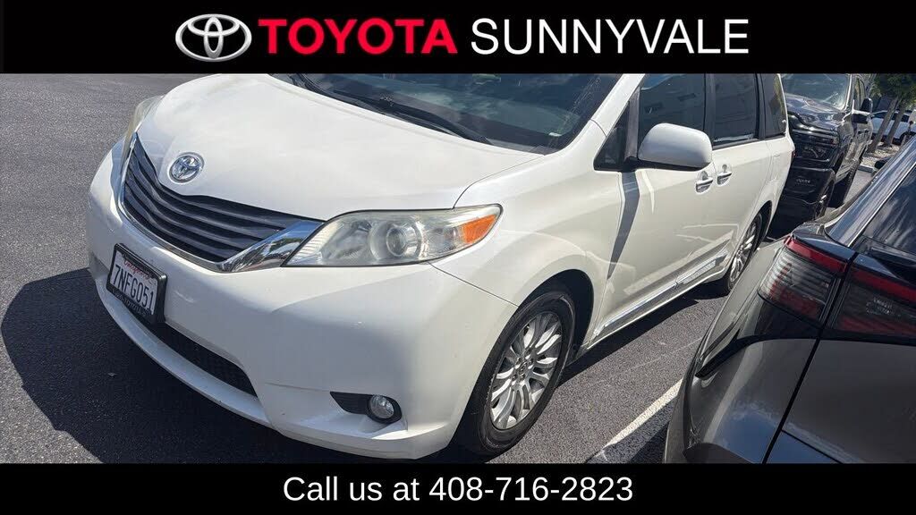 2015 TOYOTA Sienna