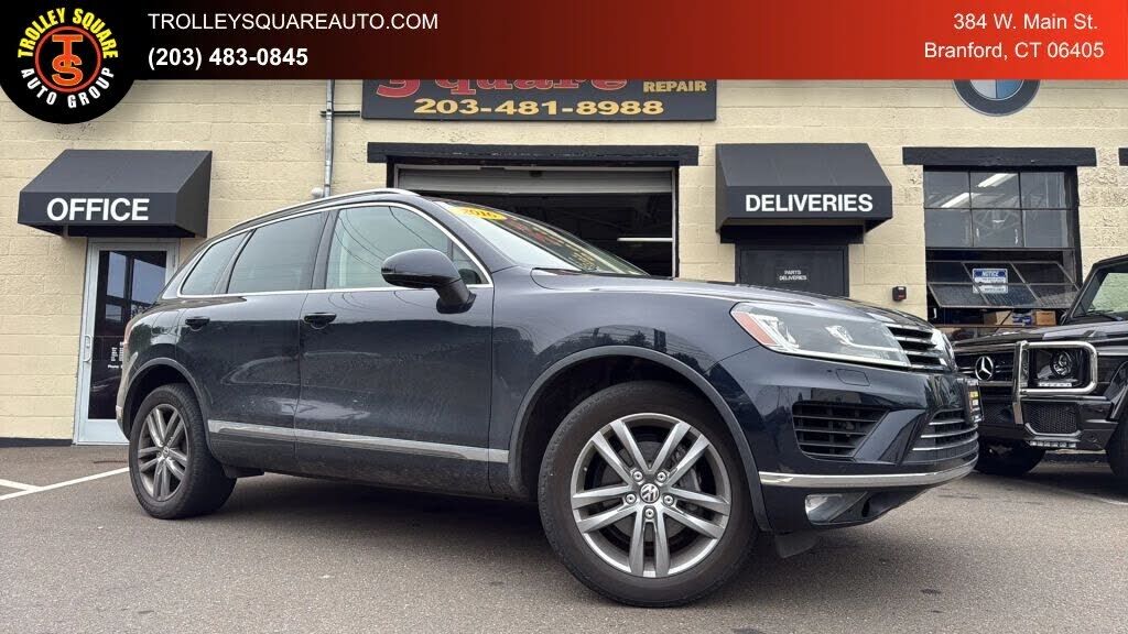 2016 VOLKSWAGEN Touareg