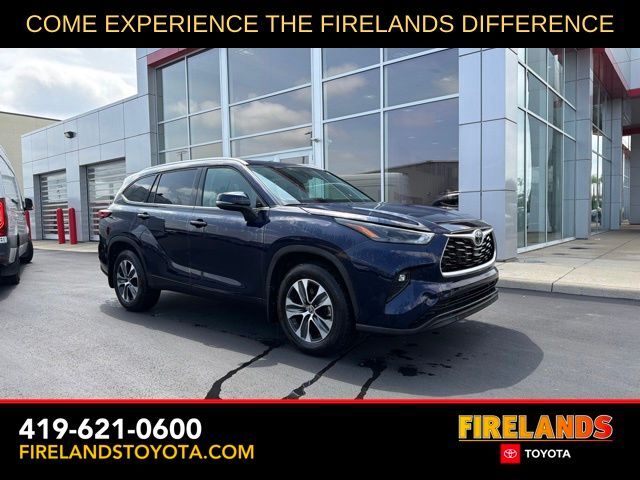 2022 TOYOTA Highlander