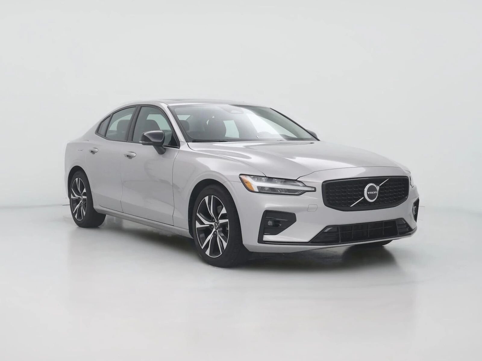 2024 VOLVO S60