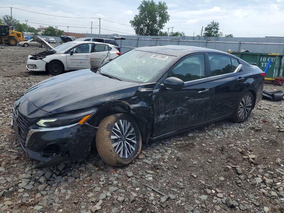2024 NISSAN Altima