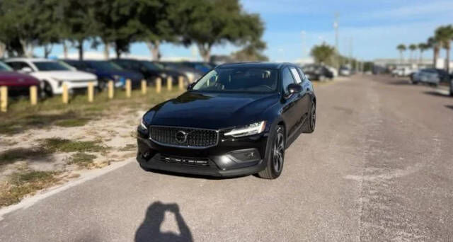 2025 VOLVO V60CC