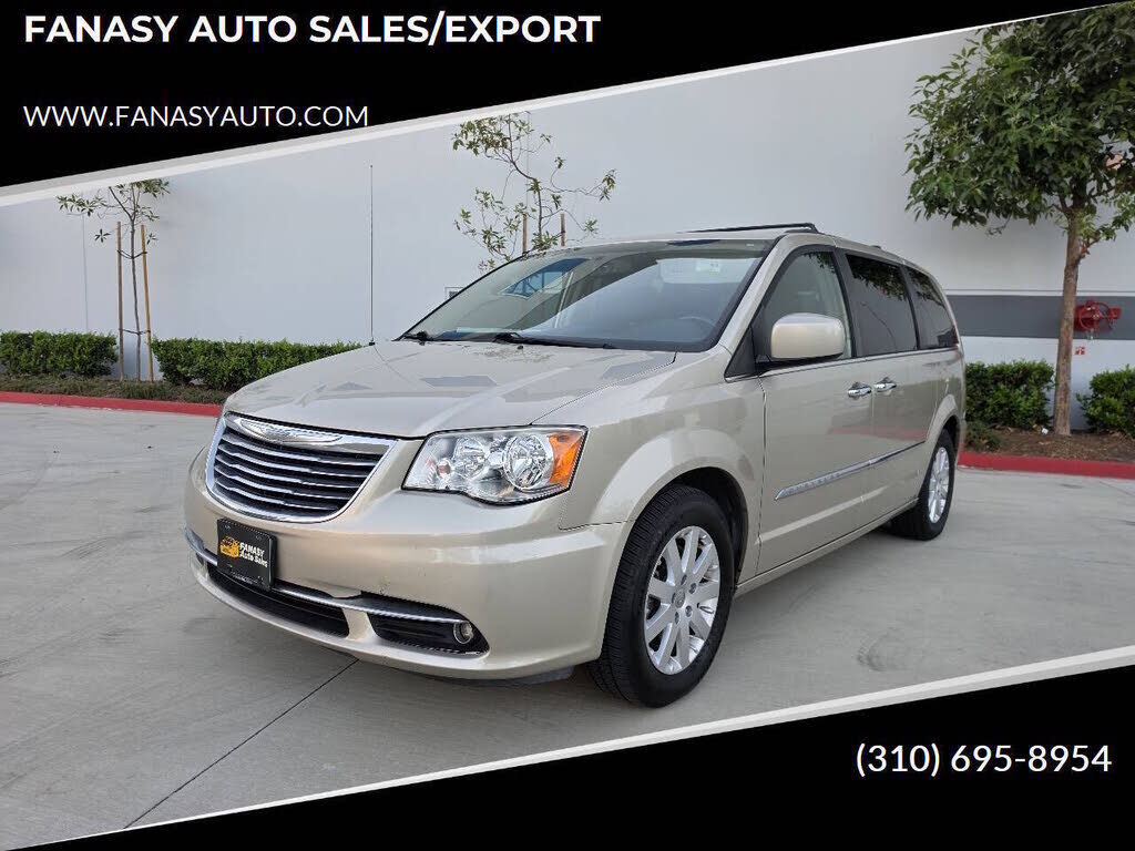 2015 CHRYSLER Town and Country