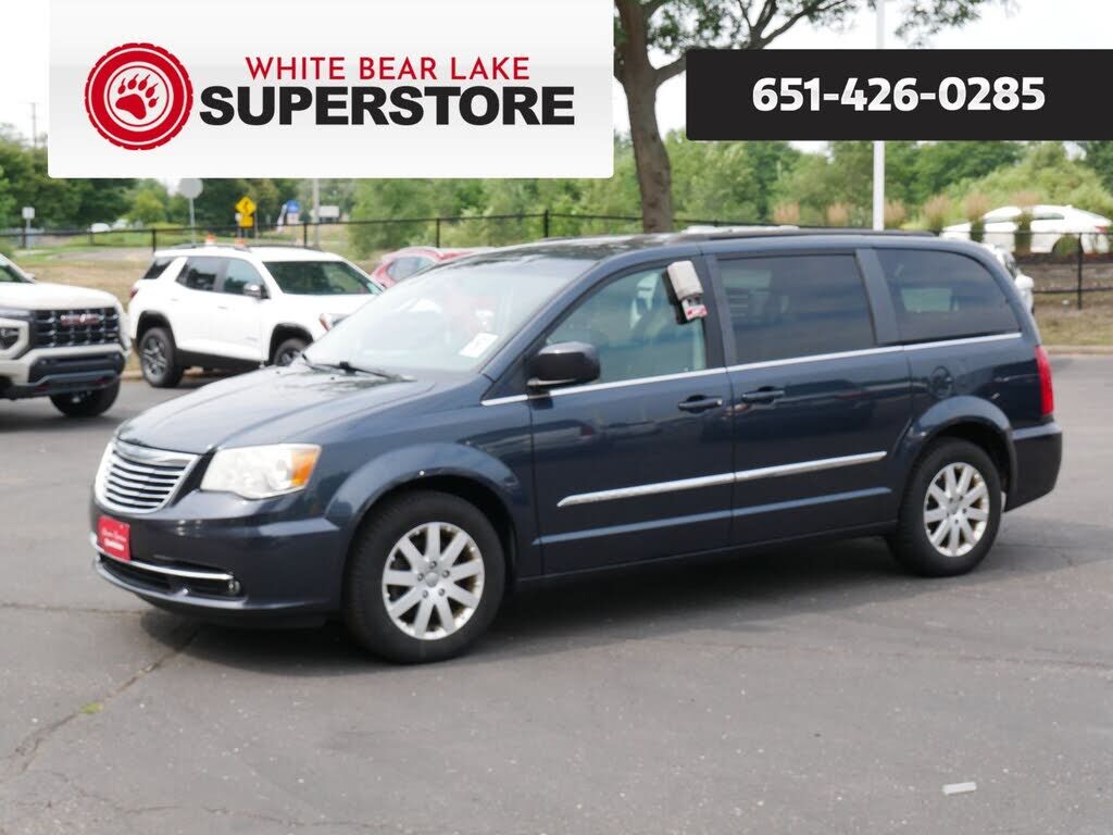 2014 CHRYSLER Town and Country