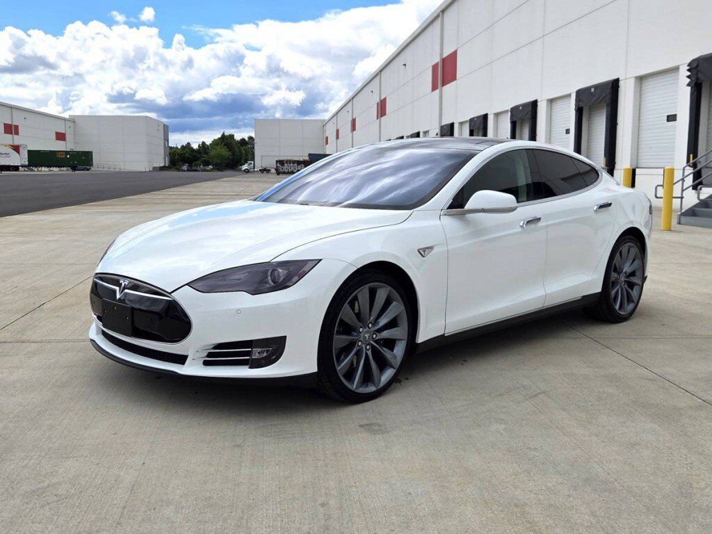 2014 TESLA Model S