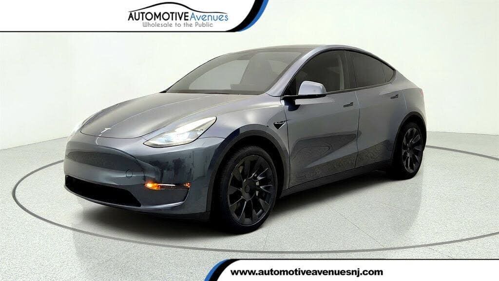 2023 TESLA Model Y