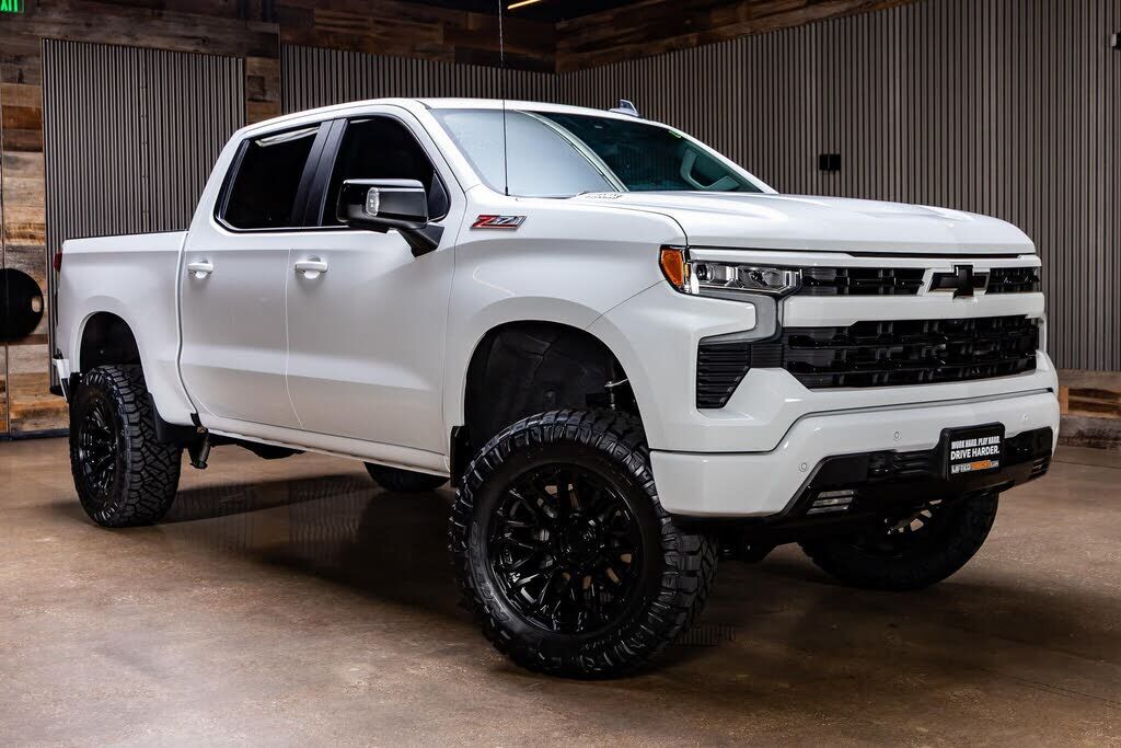 2025 CHEVROLET Silverado