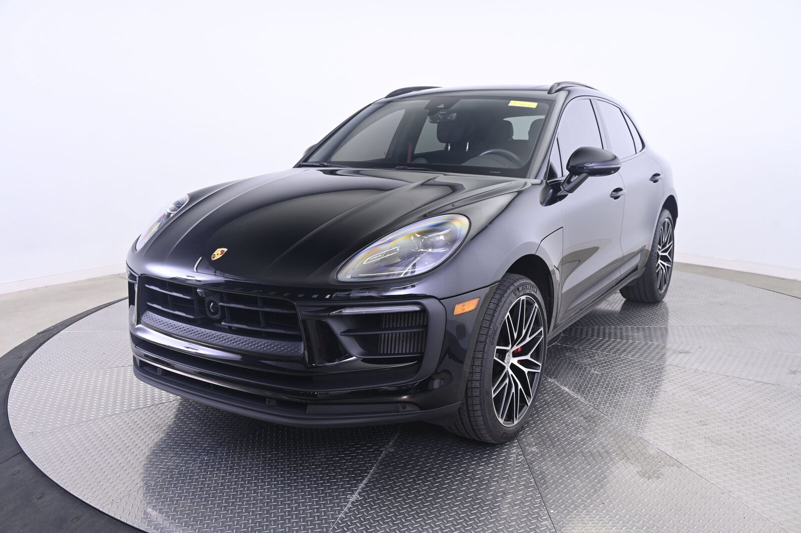 2023 PORSCHE Macan
