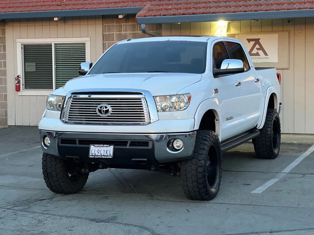2013 TOYOTA Tundra