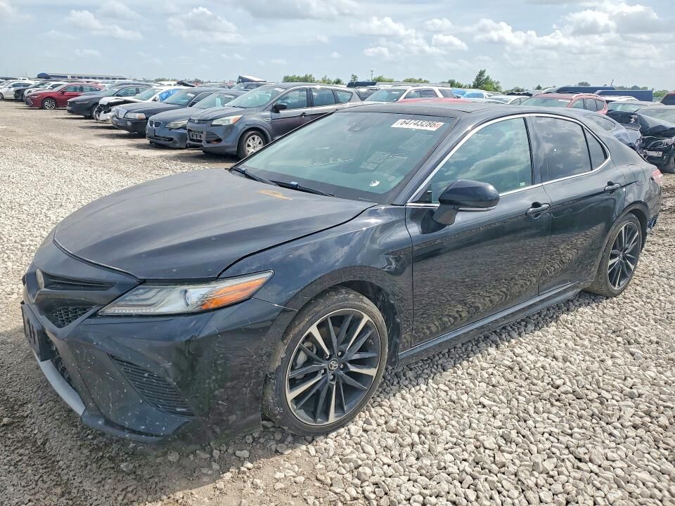 2018 TOYOTA Camry