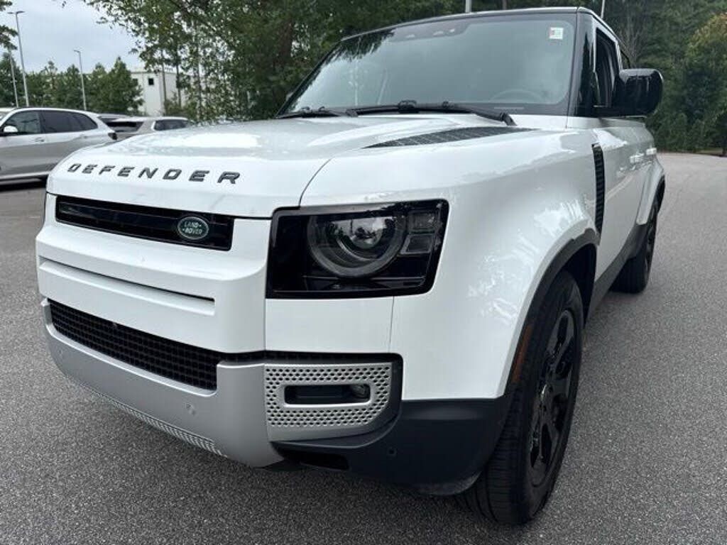 2025 LAND ROVER Defender