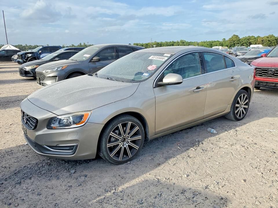 2015 VOLVO S60