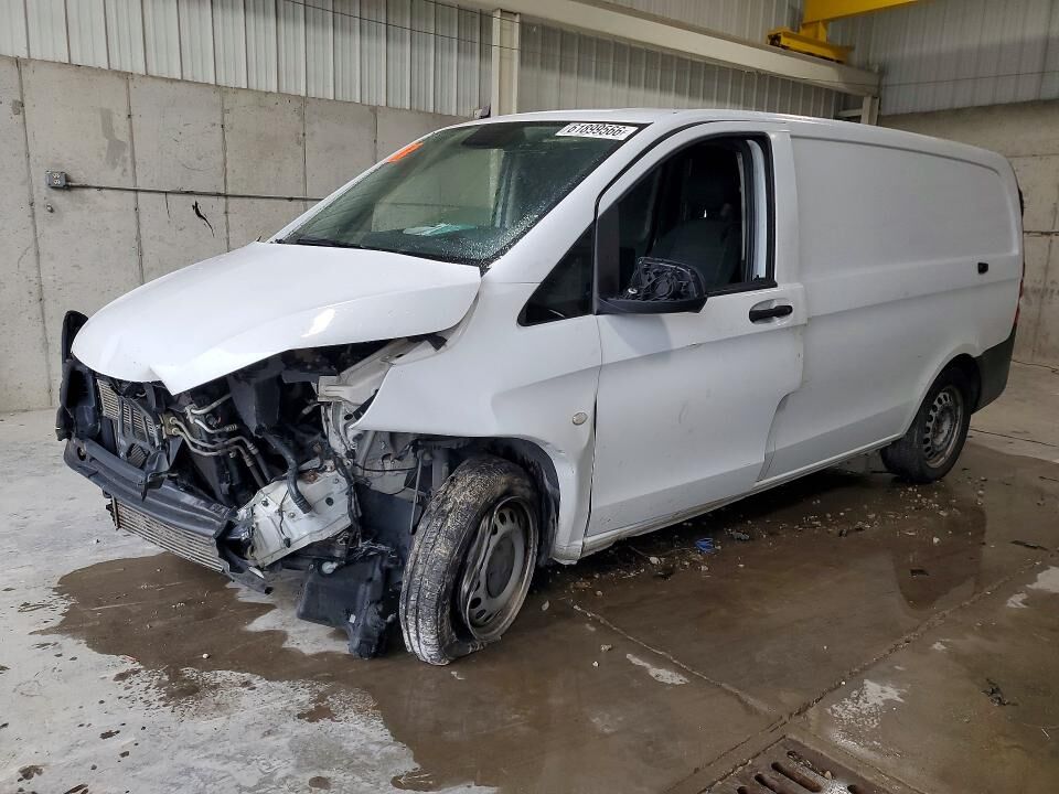 2017 MERCEDES-BENZ METRIS
