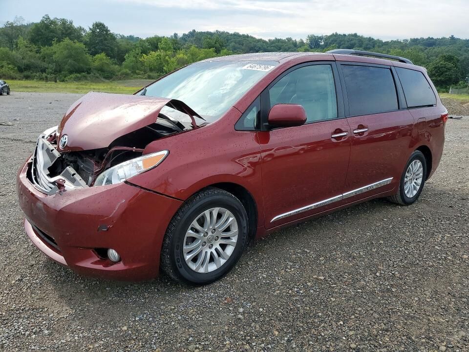 2016 TOYOTA Sienna