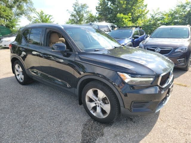 2019 VOLVO XC40