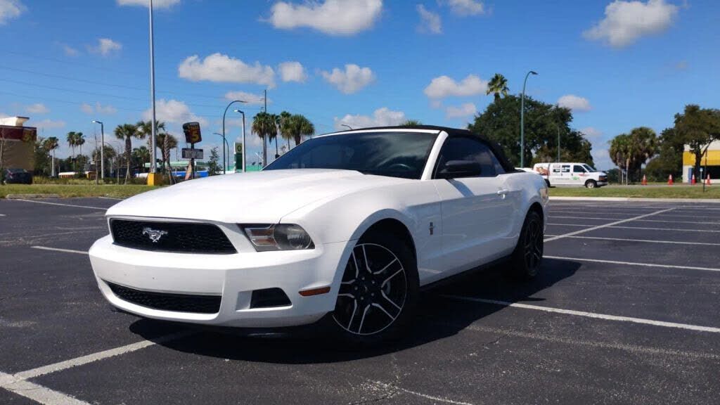 2011 FORD Mustang