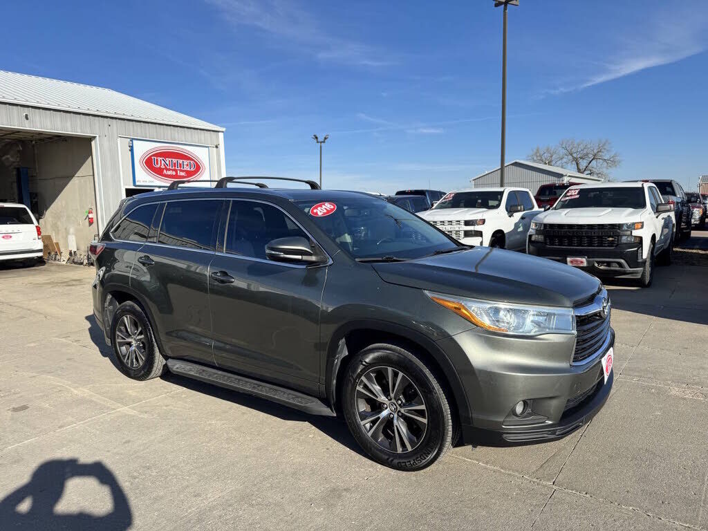 2016 TOYOTA Highlander