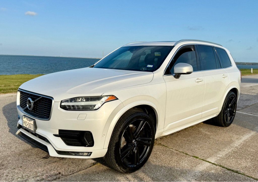 2017 VOLVO XC90