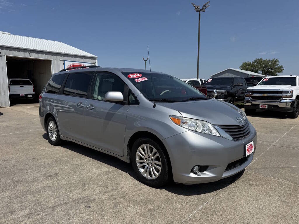 2014 TOYOTA Sienna
